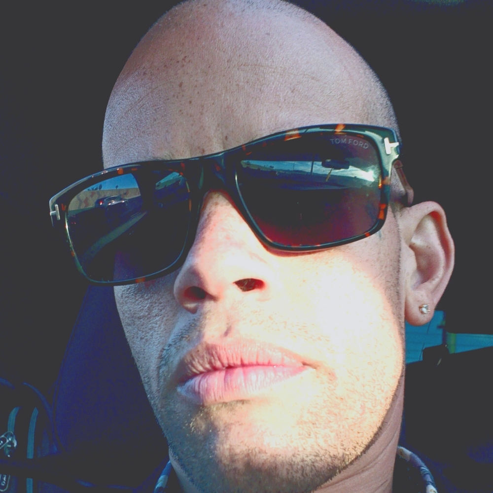 Meet your Posher, Ian- The Gay Mafia God!